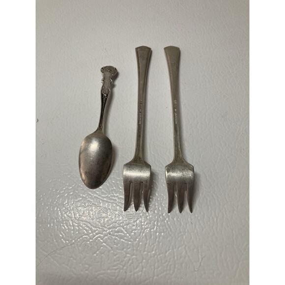 Rogers Bros Berkshire PICKLE Relish Forks And Spoon Antique - Picture 8 of 8